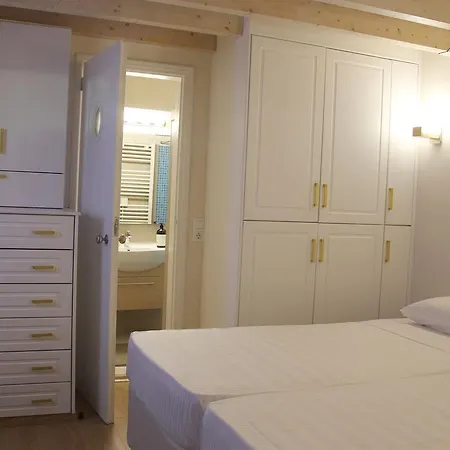 6 Tholou - The Acropolis Apartman